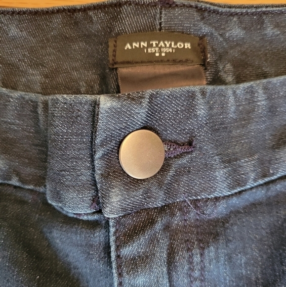 Ann Taylor Signature Flare Denim Jeans Size 6 - Picture 3 of 3